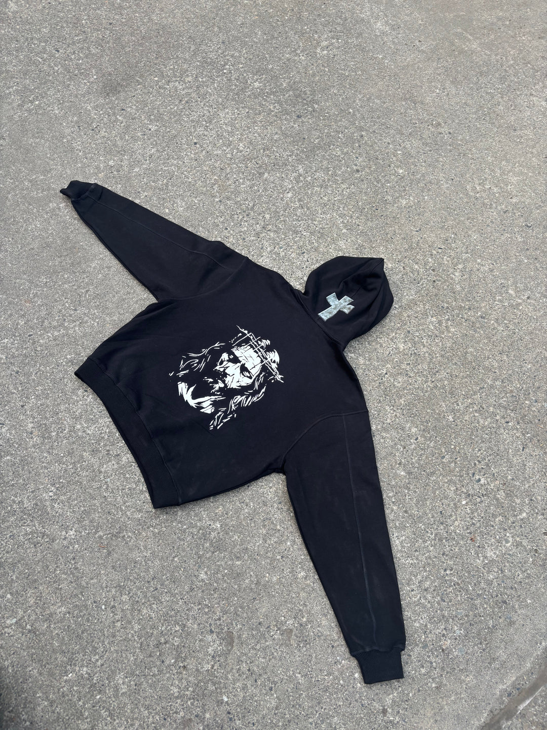 14 OZ Black Urban Hoodie – Zynx Designs