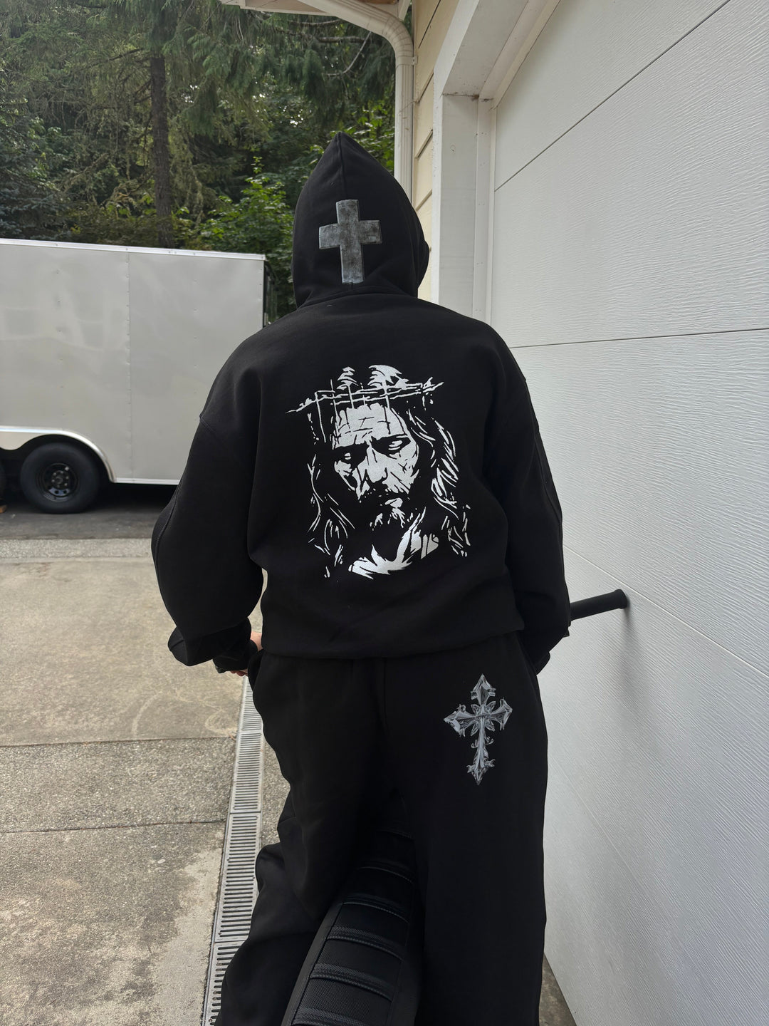 14 OZ Black Urban Hoodie – Zynx Designs